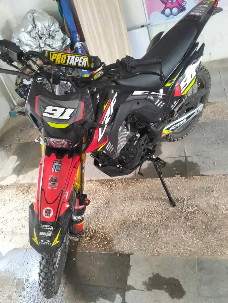 Di Jual Motor trail Costum CRf 150cc