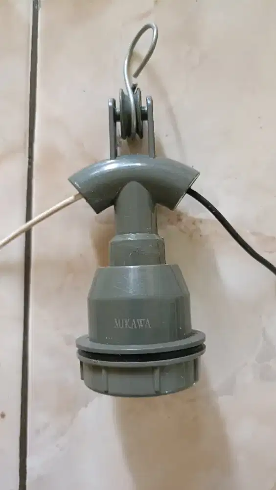 Fitting lampu jalan