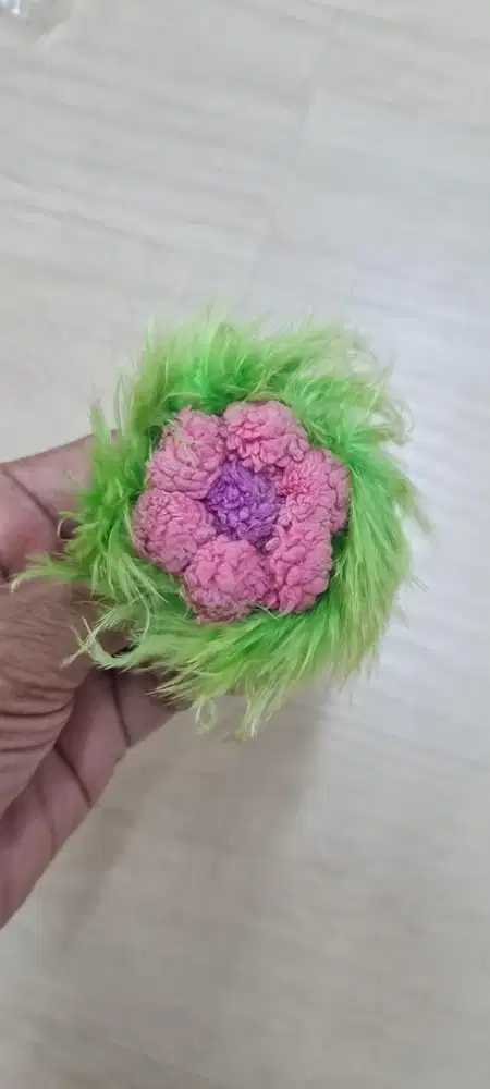 Cincin bulu bulu hijau, cincin bunga handmade