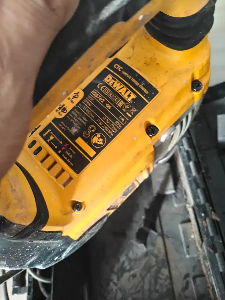 Mesin bor combination Hammer & Jack Hammer DeWalt