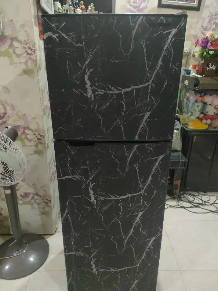 Kulkas 2 pintu toshiba siap pakai