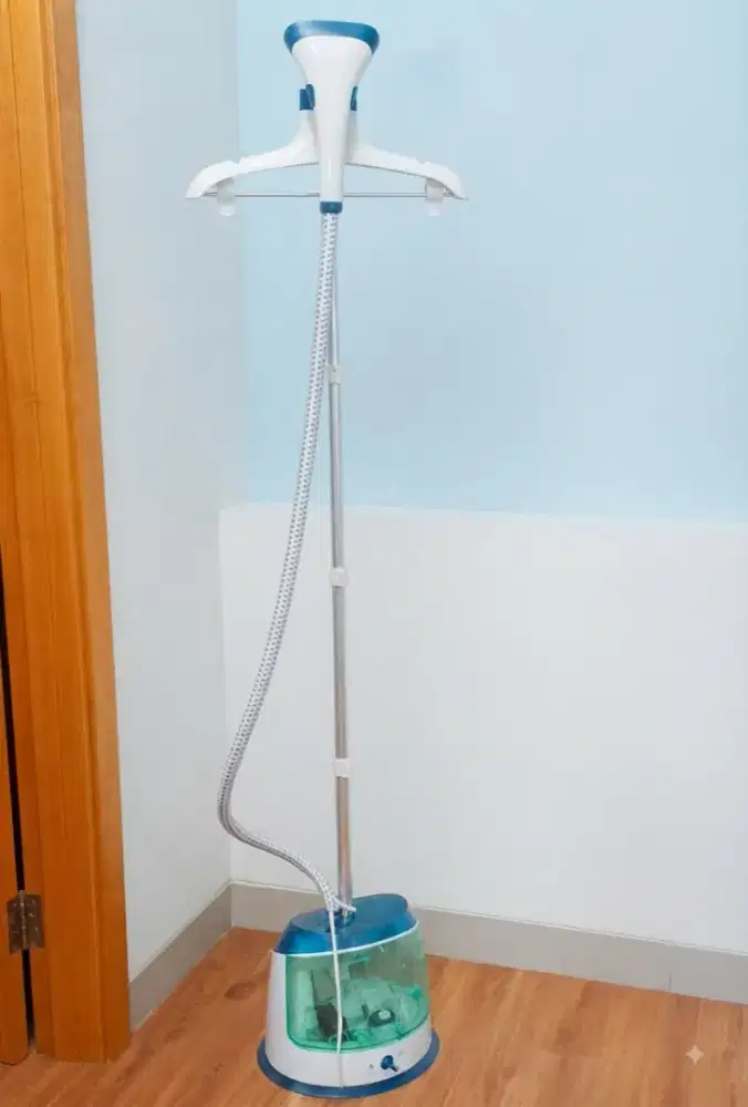 Philips EasyTouch Plus Garment Steamer / Setrika Uap Berdiri