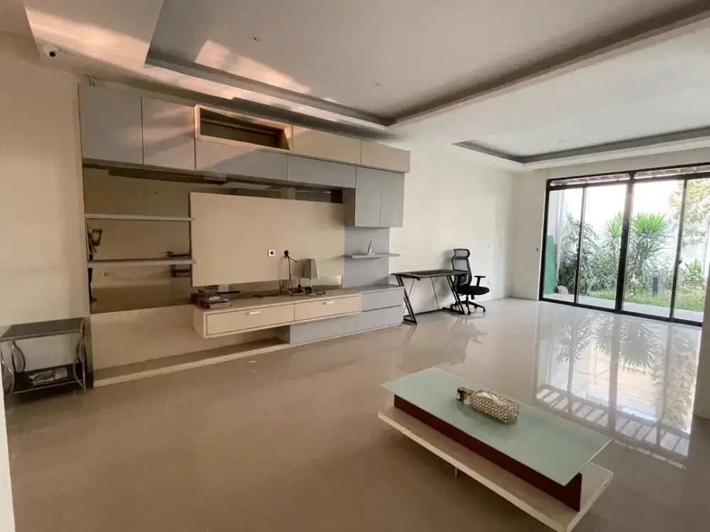 Rumah Lux 2 Lantai Semi Furnish Nyaman Siap Huni di Kumala Sinta Kota Baru