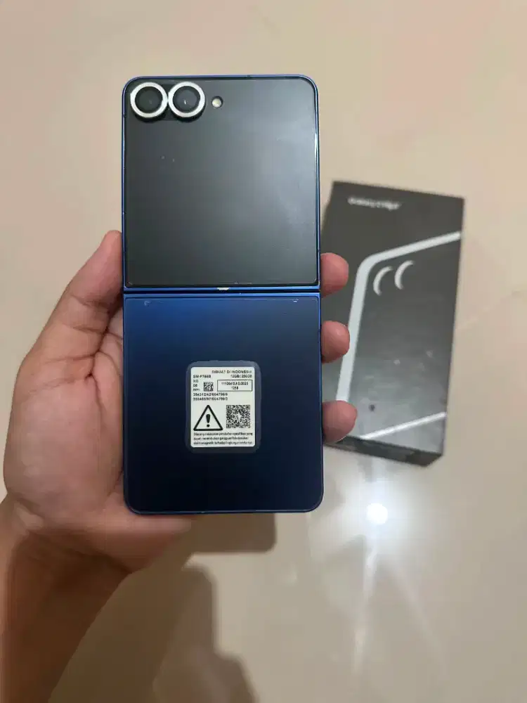 Samsung Z Flip 7 5G 12/256GB ex resmi Sein fullset mulus pemakaian
