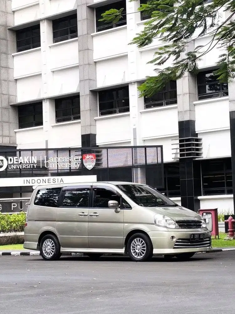 NISSAN SERENA HWS AUTECH 2.0 AT 2010