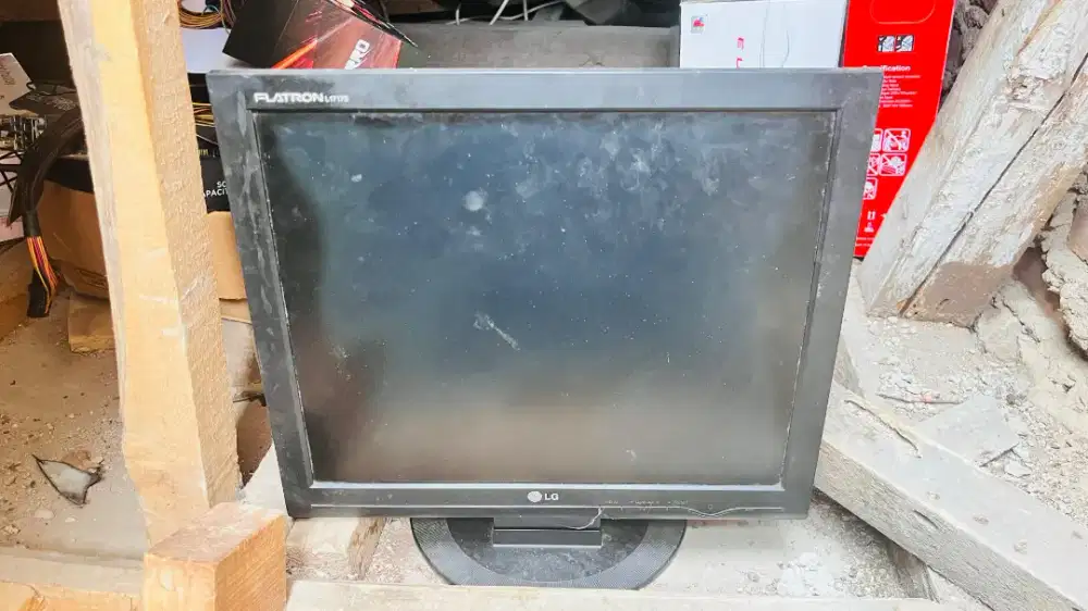 Layar komputer dijual