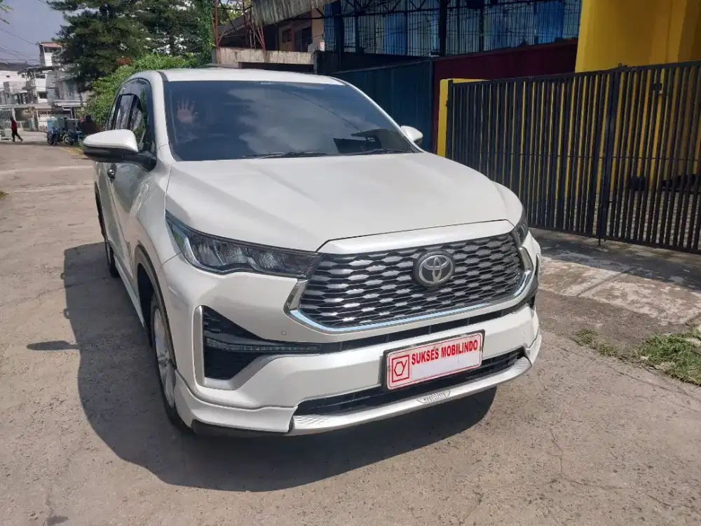 Innova zenix V Matic 2025
