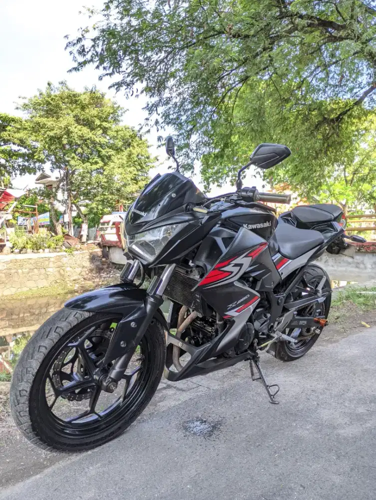 Ninja Z 250 FI 2013 Hitam metalik Plat AD Solo Original
