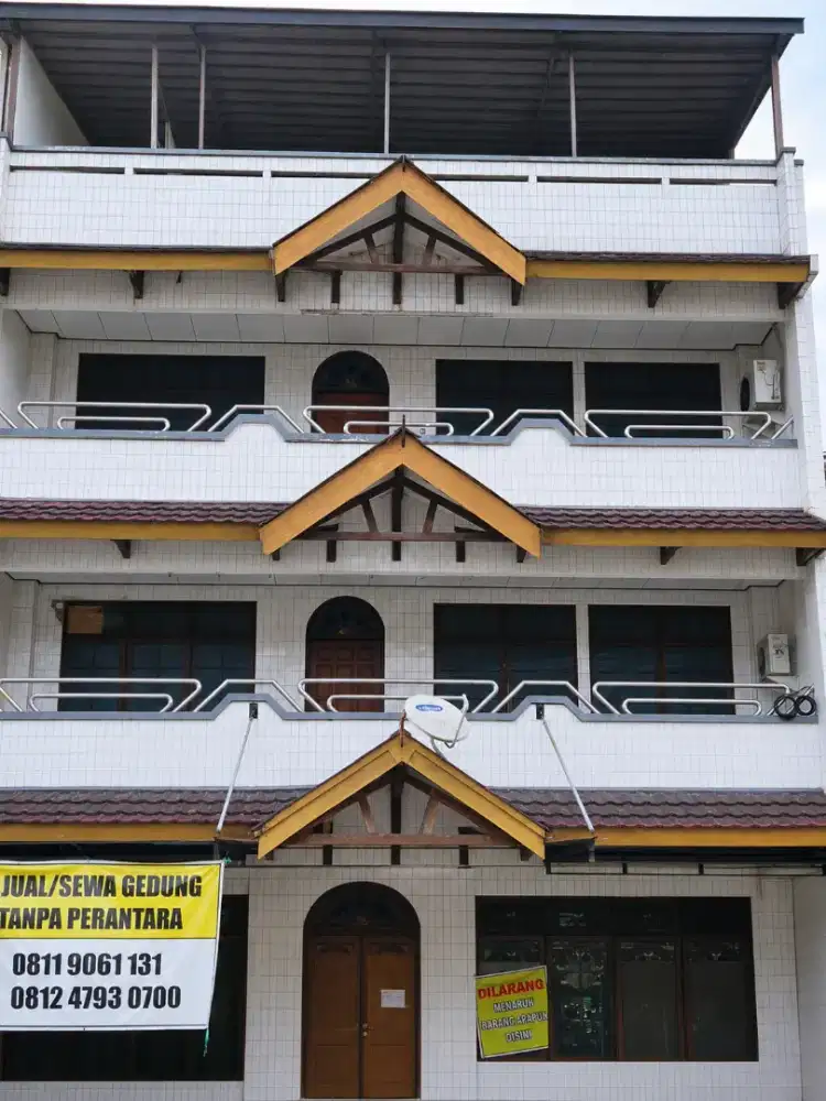 DIJUAL / DISEWAKAN Gedung Ex Hotel  di jantung kota Ambon