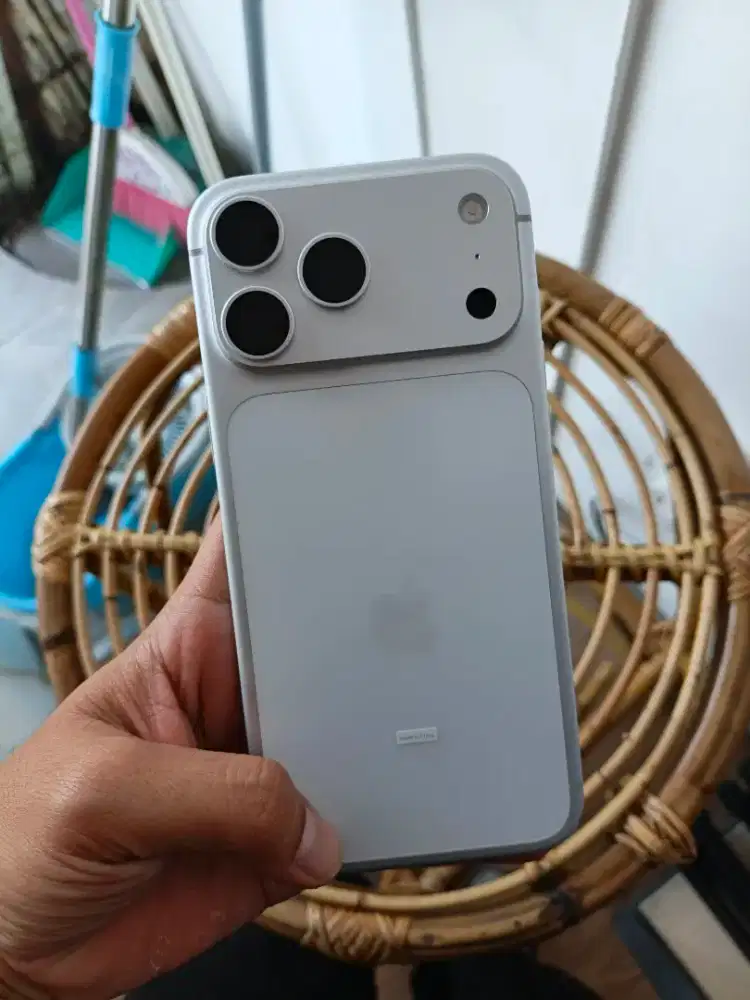 IPHONE 17PROMAX 256 SILVER PALING DI CARI