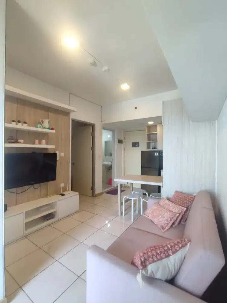 Apartemen MTown 2 BR  furnished lokasi strategis di Gading Serpong