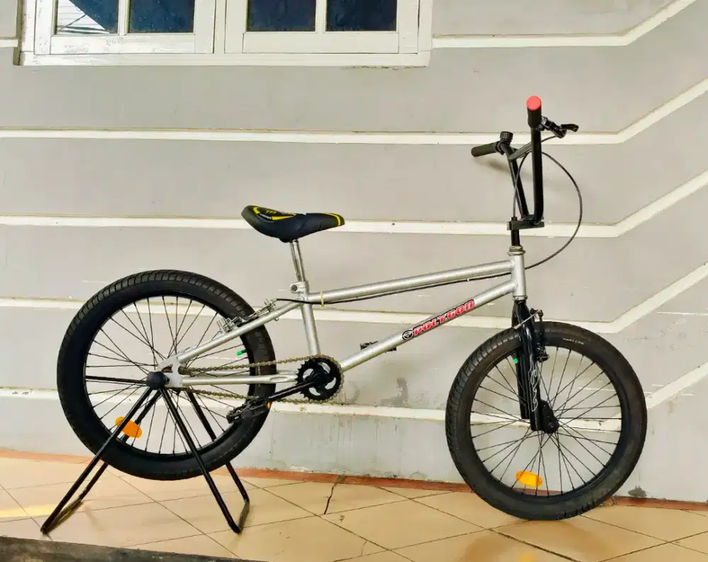 Sepeda BMX merek Polygon uk'20 hrg 950rb net hub jangkrik