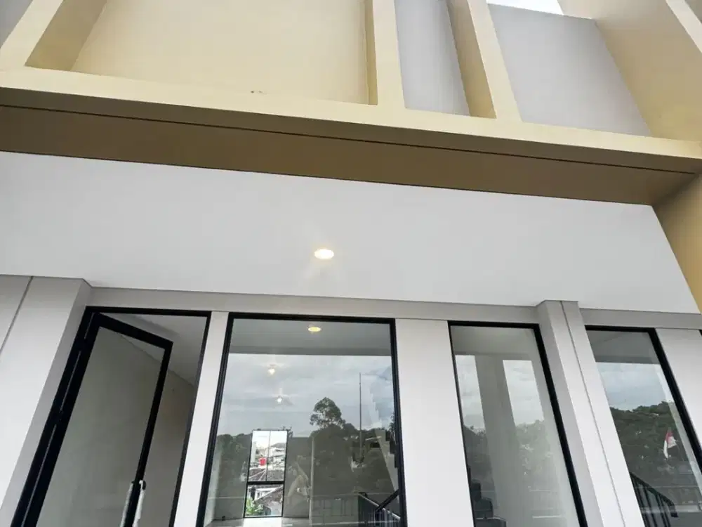 Disewakan Ruko 3 Lantai Siap Pakai Cocok untuk Usaha Lokasi di Kota Baru Parahyangankat Pasar Modern Bandung
