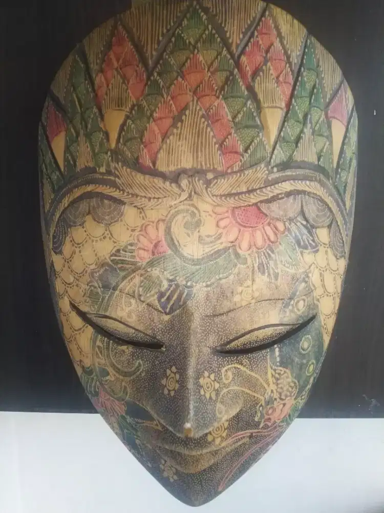 Topeng Batik Kayu