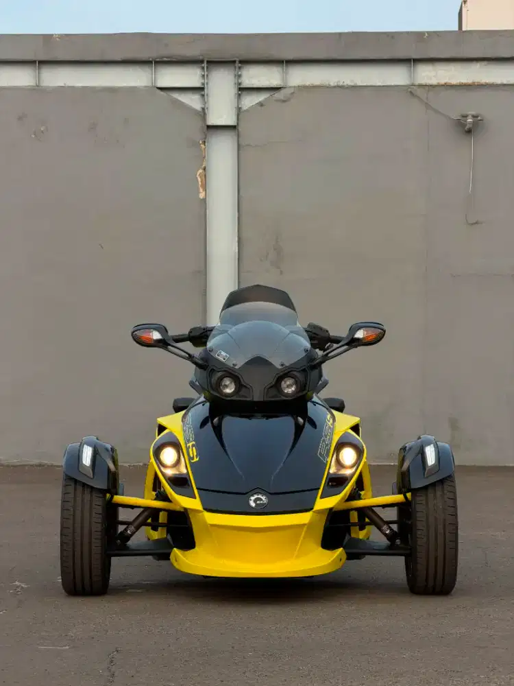 BRP Can-Am Spyder RSS 2015