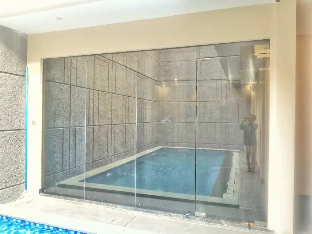 Partisi Kaca Aluminium dan Partisi Kaca Tempered