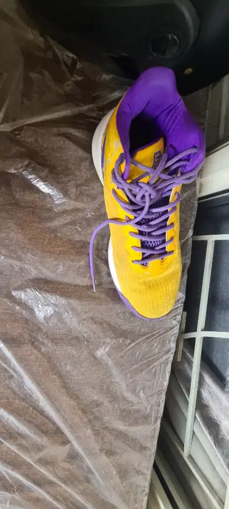 Sepatu basket ballerbro
