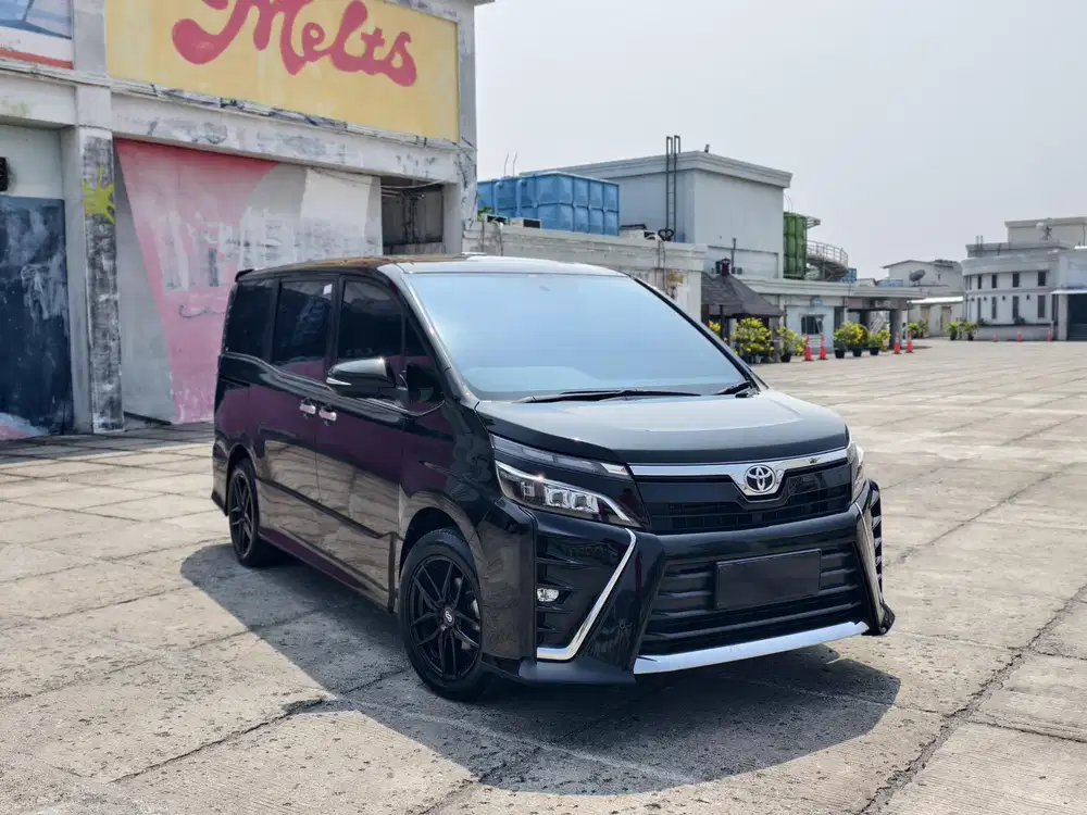 [KM 10.000]TOYOTA VOXY 2.0 AT HITAM 2018 GRESS SEPERTI BARU