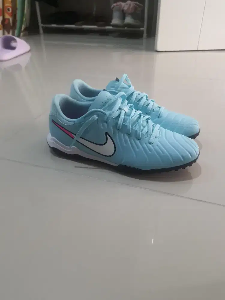 Jual sepatu mini soccer baru pakai 5 menit