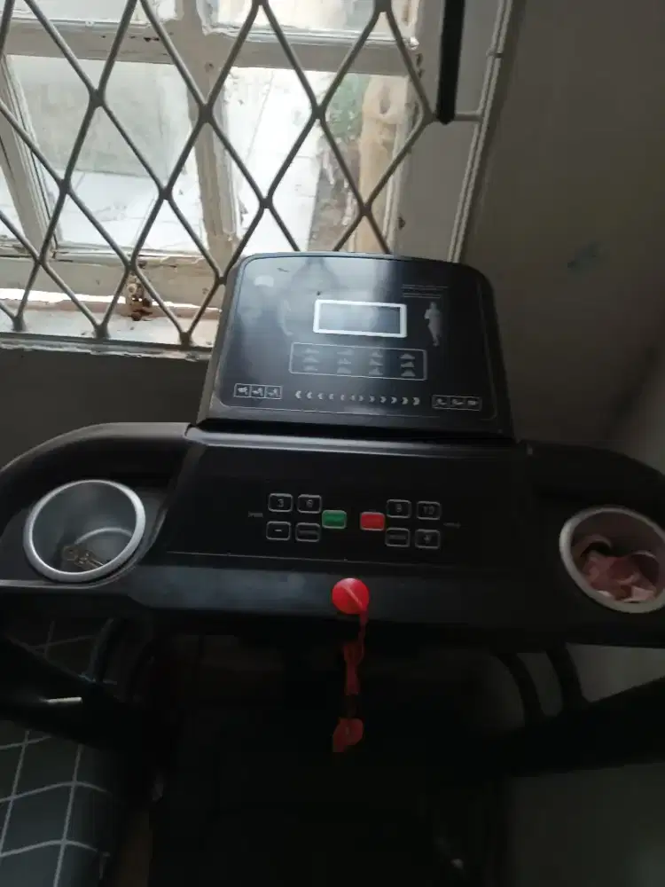 Dijual tredmil masih mulus