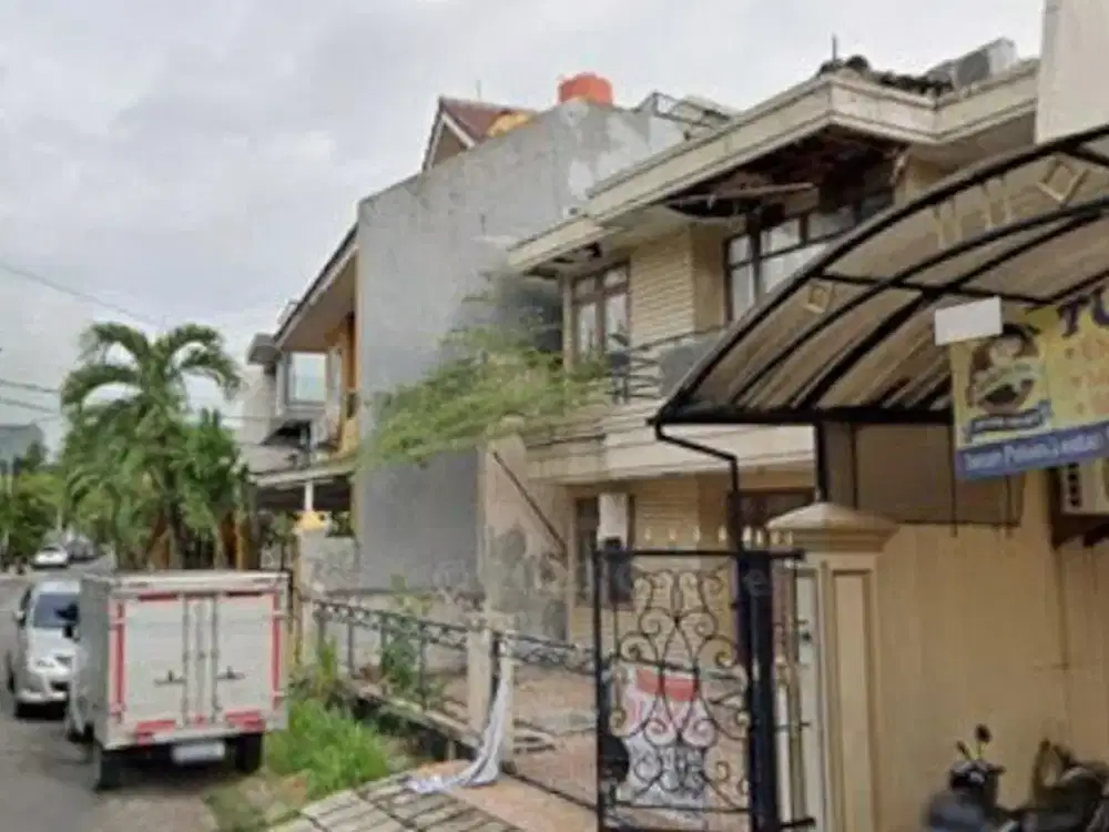 Dijual Rumah Tua 180M2 di Taman Palem Lestari - Harga Nego