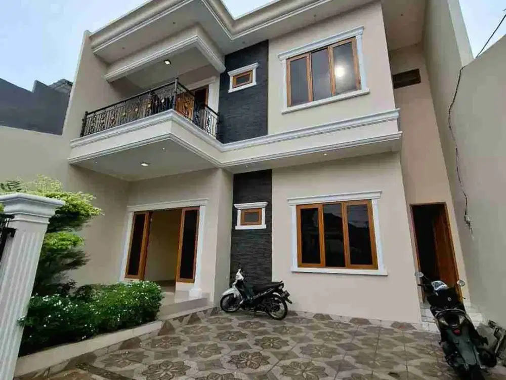 Jual di bawah pasaran!! Rumah baru modern dan mewah di Rawamangun. lingkungan tenang dan nyaman.