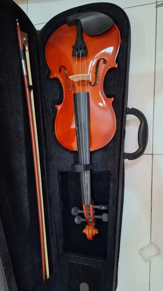 Biola / Violin Mandalika 4/4 +(Tas, Rubber Mute, Shoulder Rest, Resin)