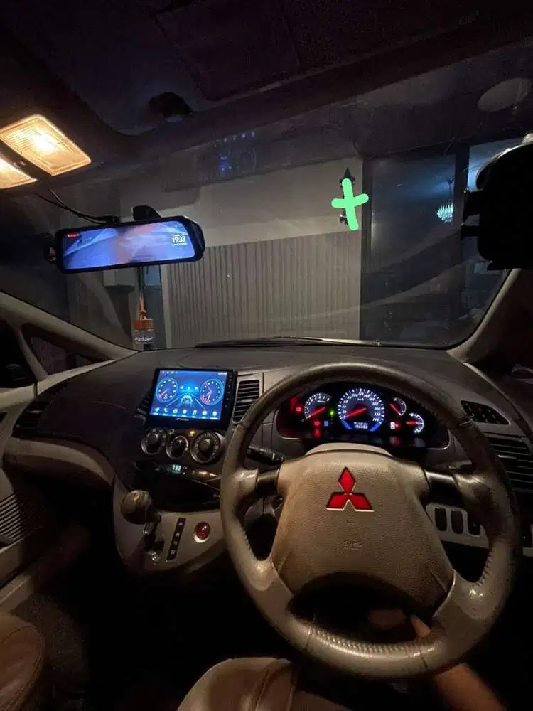 Mitsubishi Grandis 2005 Bensin