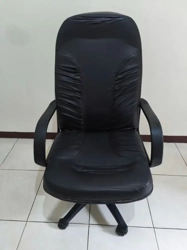 Kursi Kerja Warna Hitam