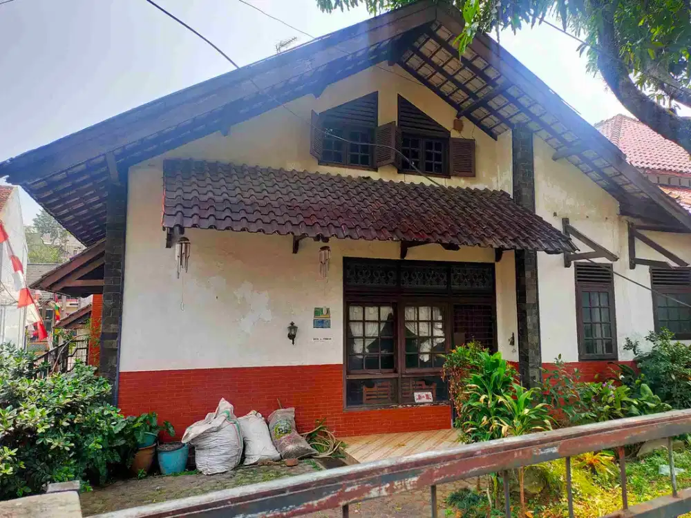 dijual rumah di pinggir jalan di huk cocok utk usaha lingkungan ramai Anam bebas banjir dekat tol