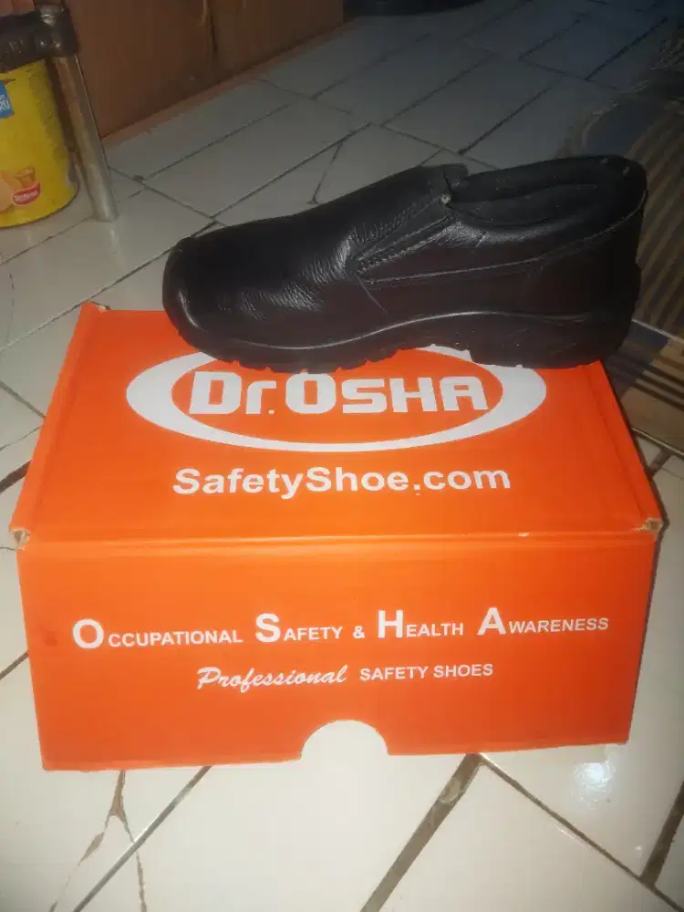 Sepatu safety Dr.Osha no.7