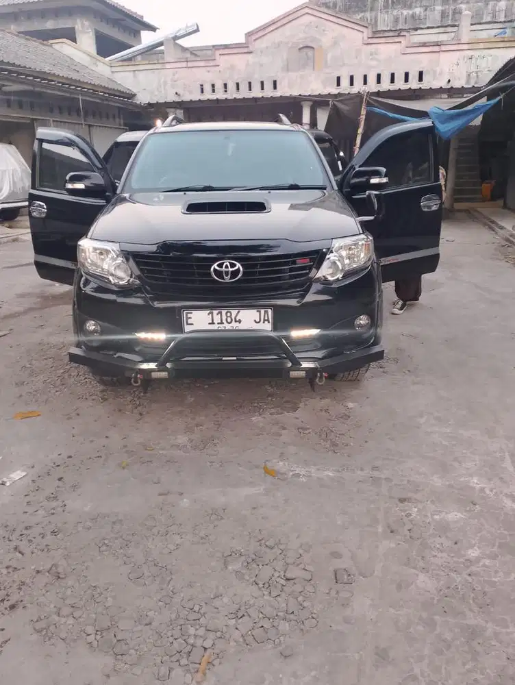 DIJUAL CEPAT — TOYOTA FORTUNER TRD SPORTIVO VNT TURBO 2015
