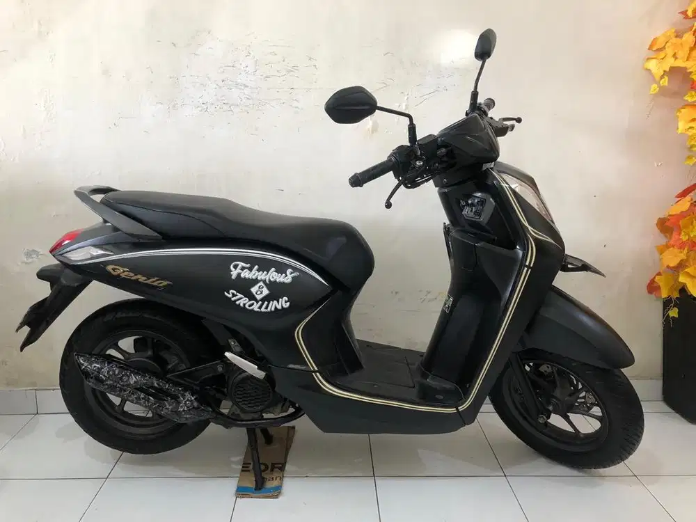 Honda  Genio ISS Stroling Th.2022 black!!