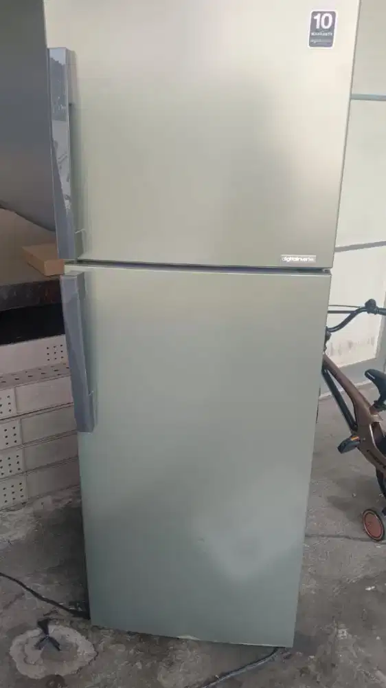 Borongan Kulkas 2 pintu 2 unit & Freezer box 1 unit