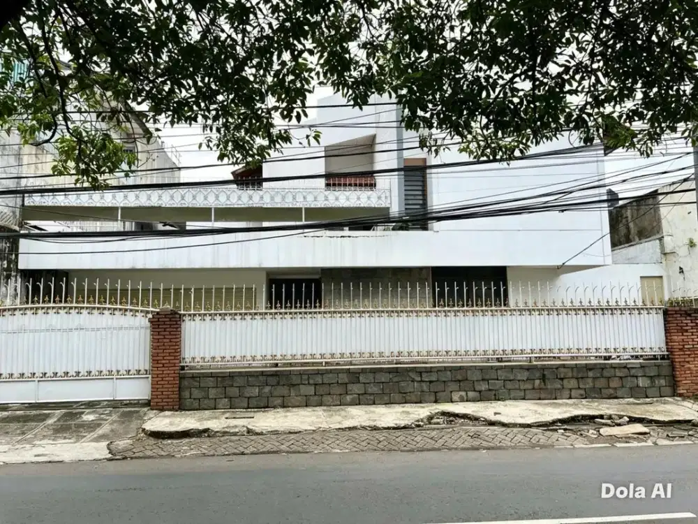 Rumah dijual di Darmawangsa cocok untuk usaha atau Kantor