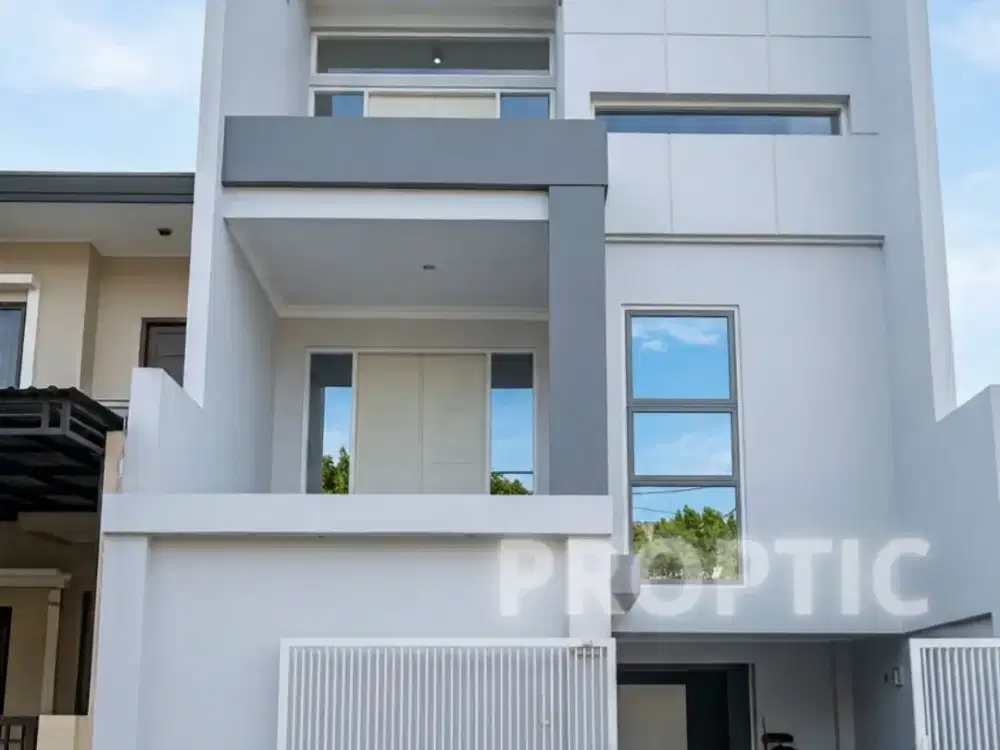 Rumah 3 Lantai Pakuwon City Surabaya - BRM271APD