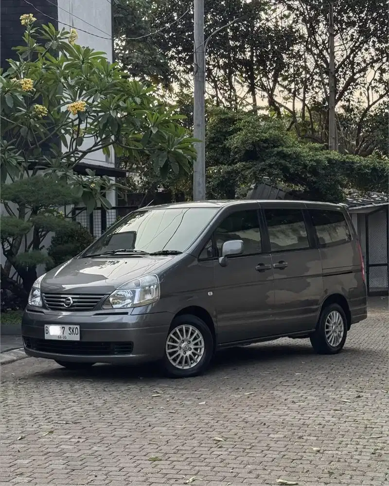 Low KM 76rb Nissan Serena C24 2.0 CT 2010 kondisi istimewa