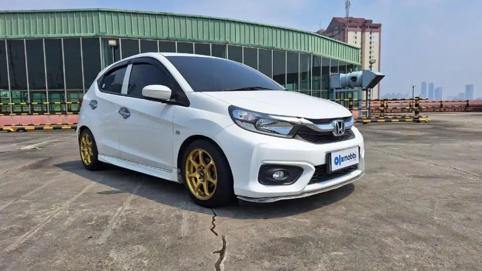 KM Rendah - Honda Brio Satya 1.2 E Bensin-AT 2019