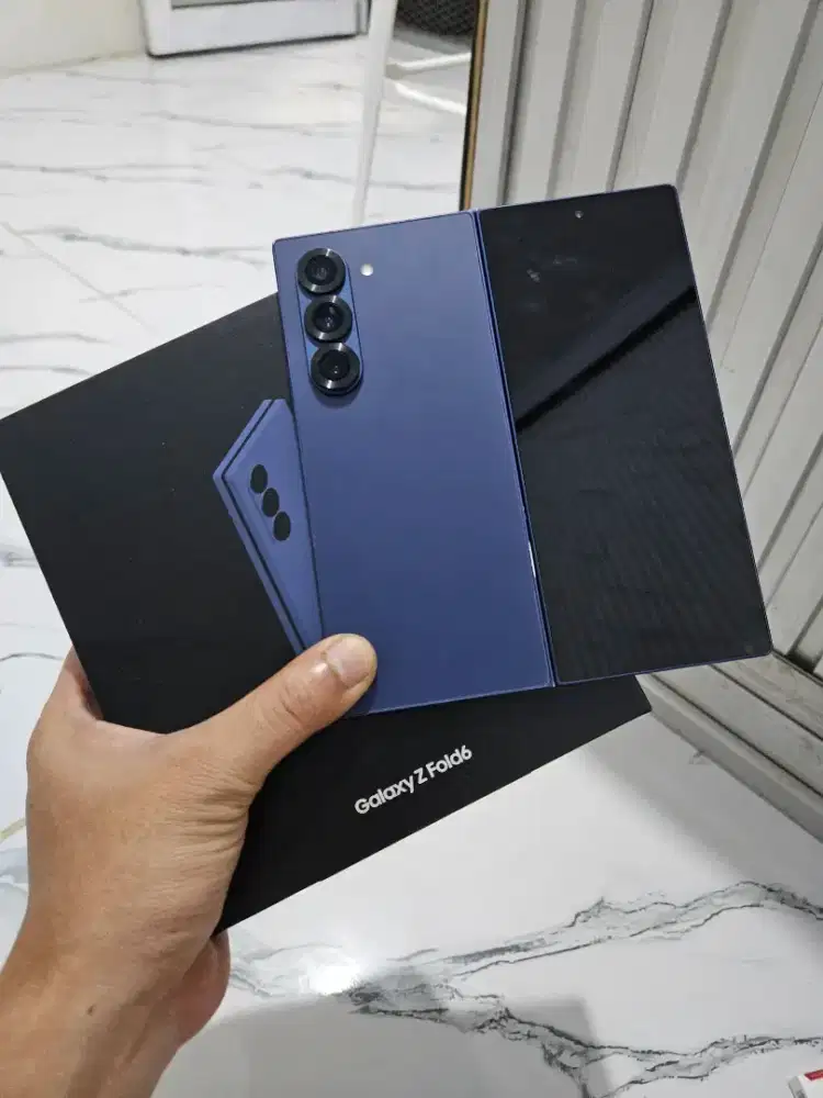 Samsung Z Fold 6 256 Gb Navy Resmi ex sein (-minus layar dalam saja)