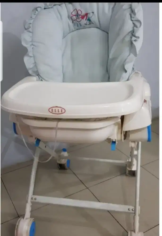 Kursi goyang Bayi ELLE