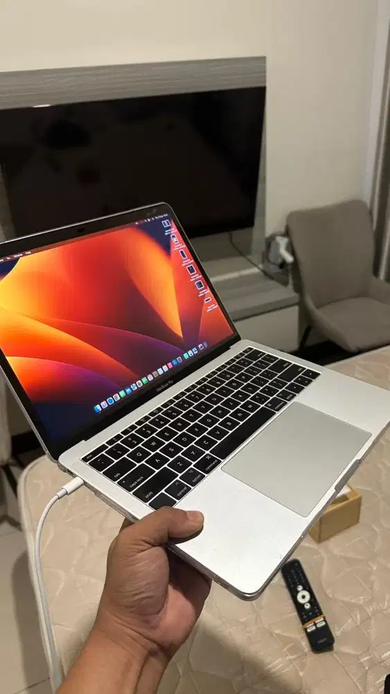 MacBook Pro 13” 2017 i5 RAM 16GB SSD 256GB | Battery 180 Cycle | 95%