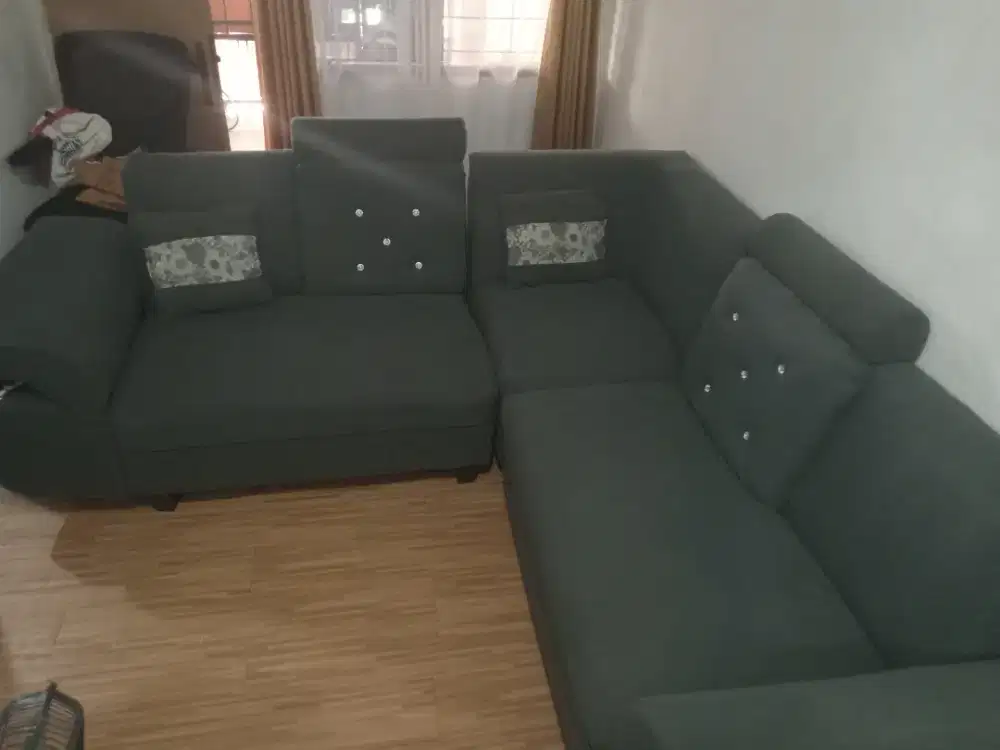 Di jual sofa gede