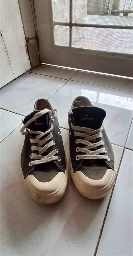 Sepatu bekas 39