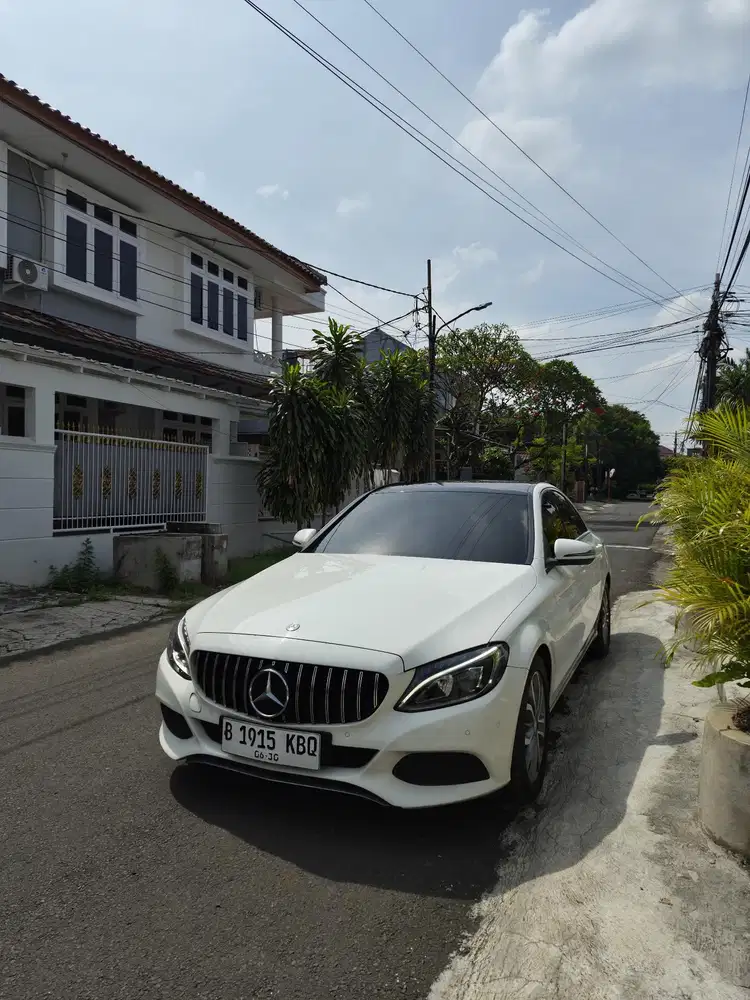 Mercedes-Benz C200 2015 Bensin