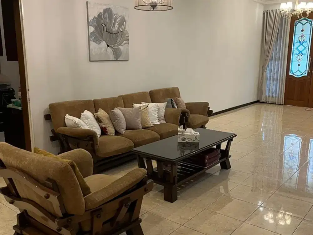 disewakan rumah dharmahusada emas surabaya