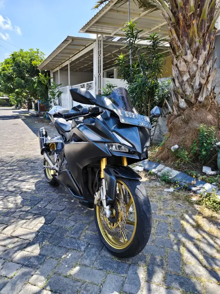 Dijual CBR 250RR ABS 2017 KM 16K