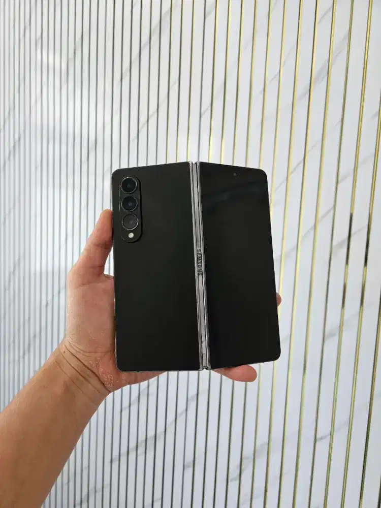 Samsung Z Fold 4 12/256 gb phantomblack ex sein (-minus)
