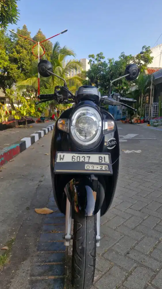 Scoopy silve abu2018