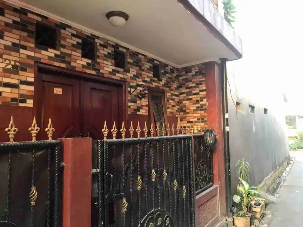 Rumah Matraman Jakarta Timur 2 Lantai Siap Huni