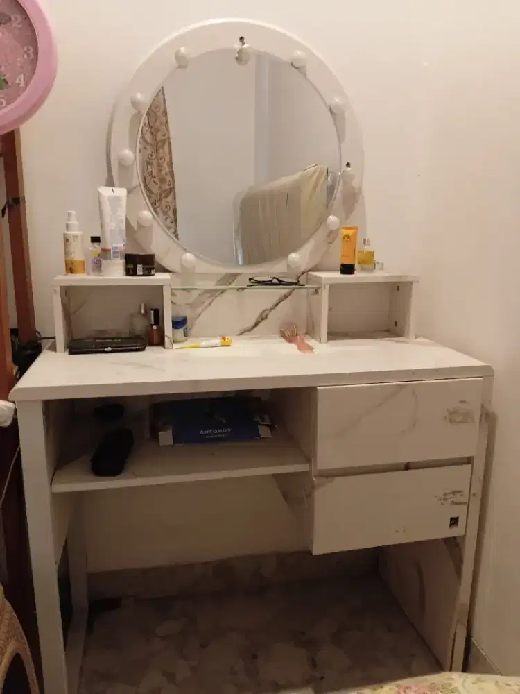 Meja Rias Dresser Marble